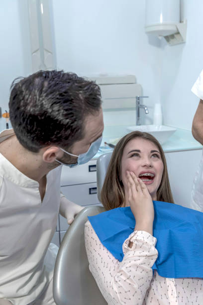 Best Urgent Tooth Repair  in Mapleton, ND